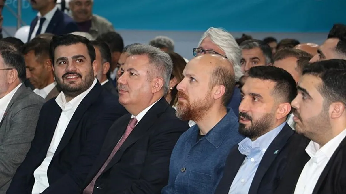 Bilal Erdoğan: Gençlerimiz sosyal medyada birçok sıkıntılı akıma maruz kalıyor