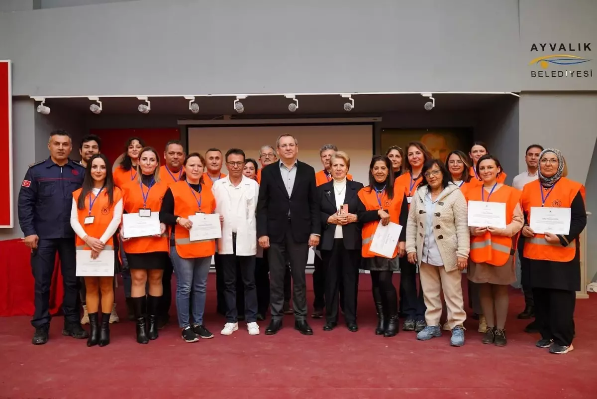 Ayvalık’ta Temel İlk Yardım Kursu Sertifika Töreni Düzenlendi