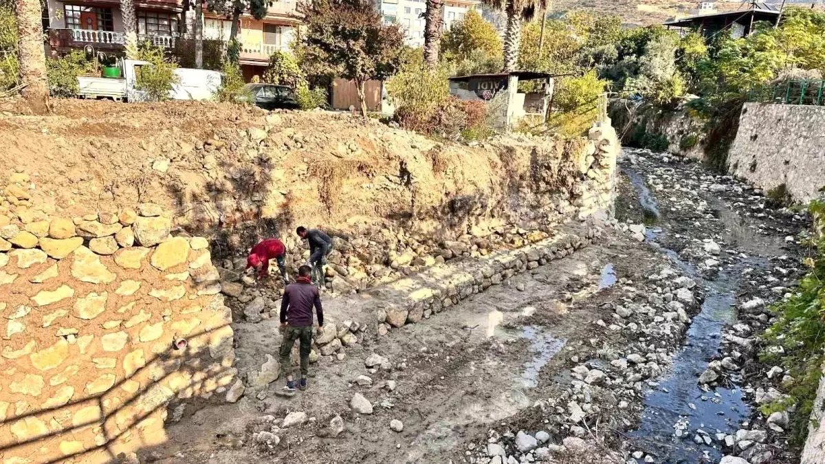 Hatay’da Dere Islahı Çalışmaları Devam Ediyor