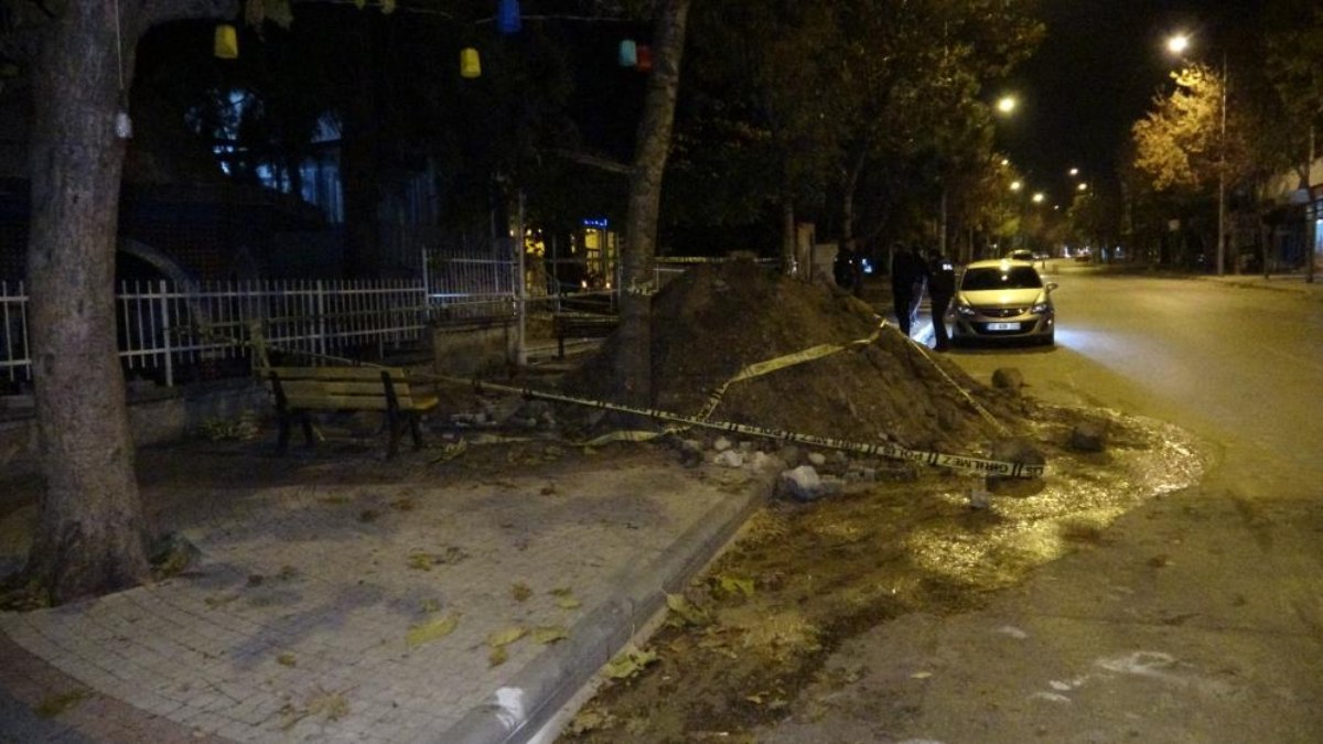 Isparta’da define kaçakçıları belediye personeli kılığına girdi