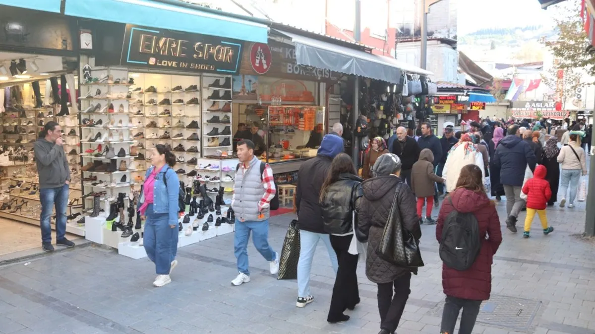 İzmir’de akılalmaz olay: Yolda yürüyen genç kıza öyle bir şey yaptı ki