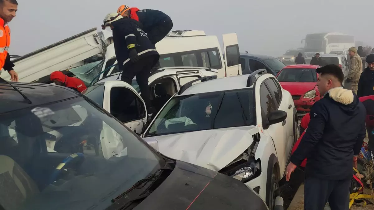 Van’da 30 aracın karıştığı zincirleme trafik kazası: 1 ölü, 51 yaralı